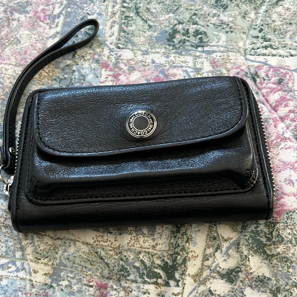 Black wristlet